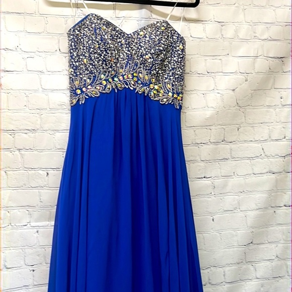 Decode party gown blue color  size 2 in excellent used condition. - Picture 3 of 10